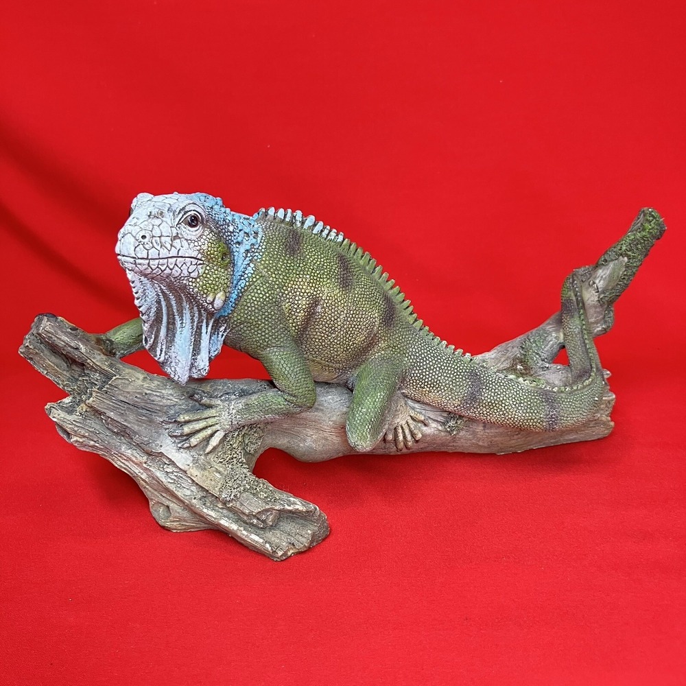 13" Lizard Iguana Figurine / Resin / Statue Reptile Decoration / Unsigned / Flaw